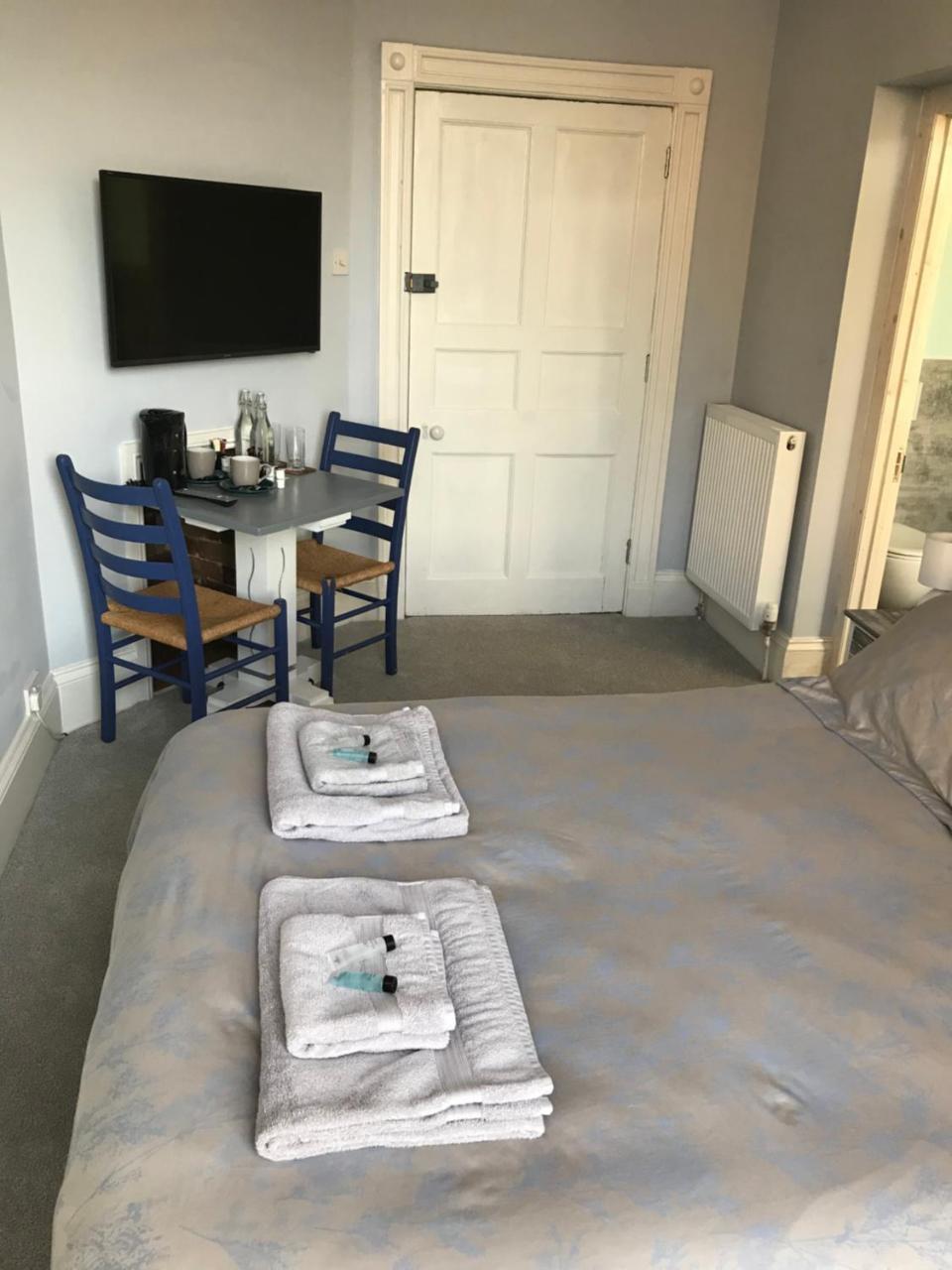 Regency Rooms Guesthouse 첼튼엄 외부 사진